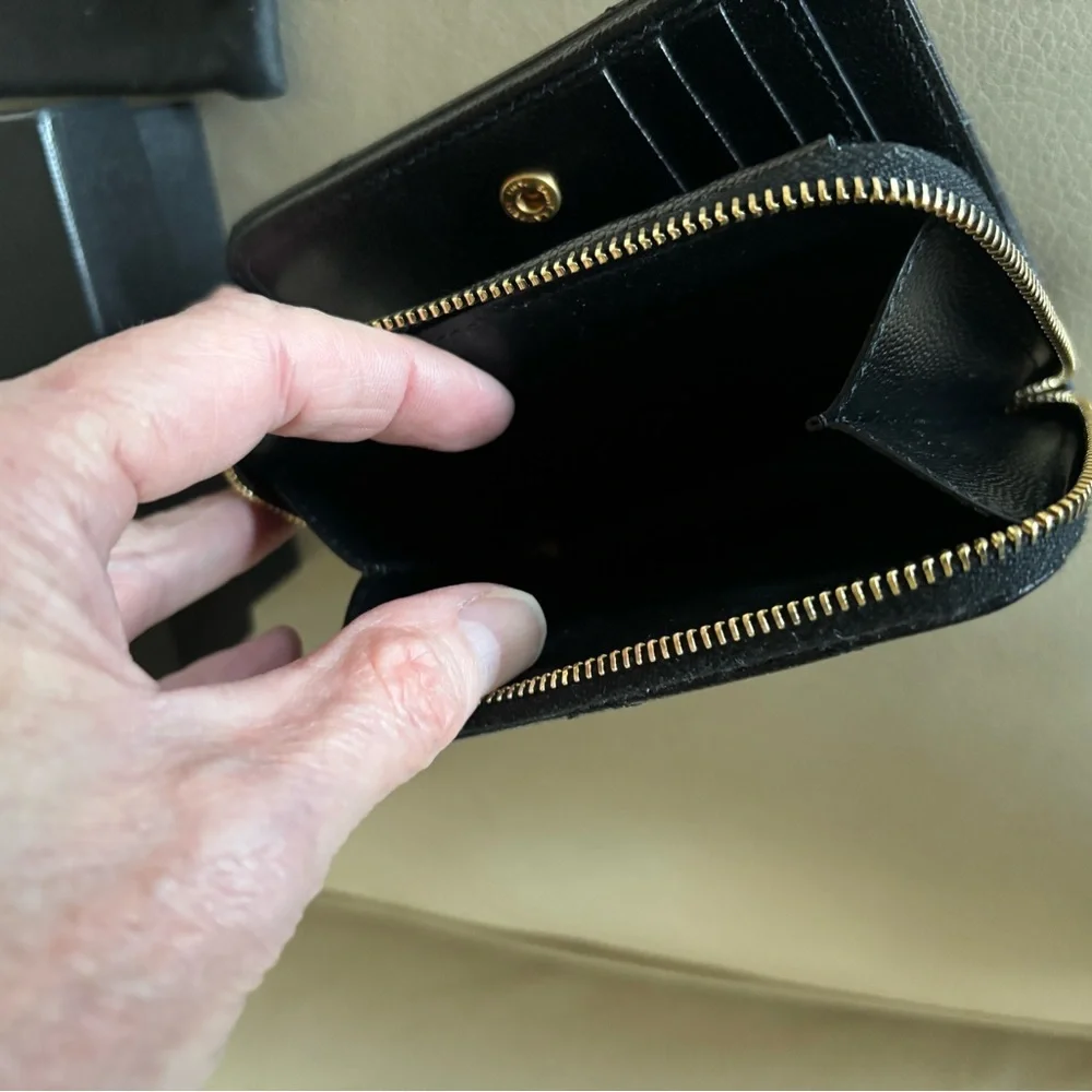 Saint Laurent Quilted Leather Zip Wallet - Black with Gold Logo - Picture 4 of 7